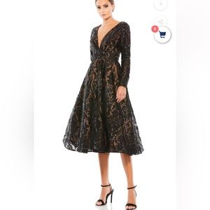 NWT Mac Duggal mid length sequin dress. Size 12.